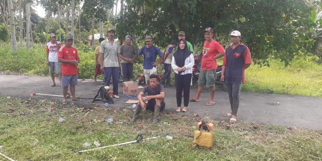 Pemdes dan Masyarakat Onggunoi Kerja Bakti Bersihkan Lapangan dan Fasilitas Umum